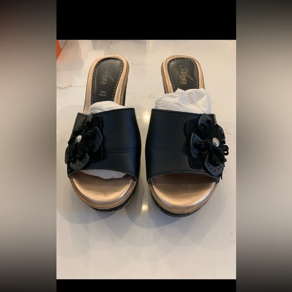 Azura Leather Slide Flower Wedge - Picture 1 of 5